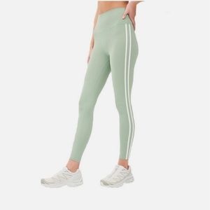 Splits59 Ella High-Waist Airweight 7/8 Leggings, size small, moss white color